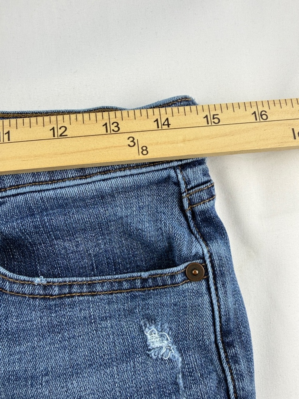 Banana Republic Girlfriend Jeans – Size 28 | Raw Hem Distressed - Picture 5 of 9